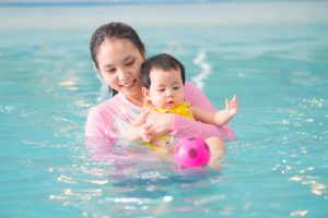 baby swimming 3